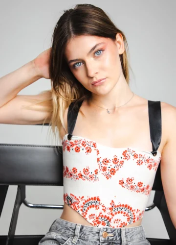 Népi Ihletésű Mintás Fűző